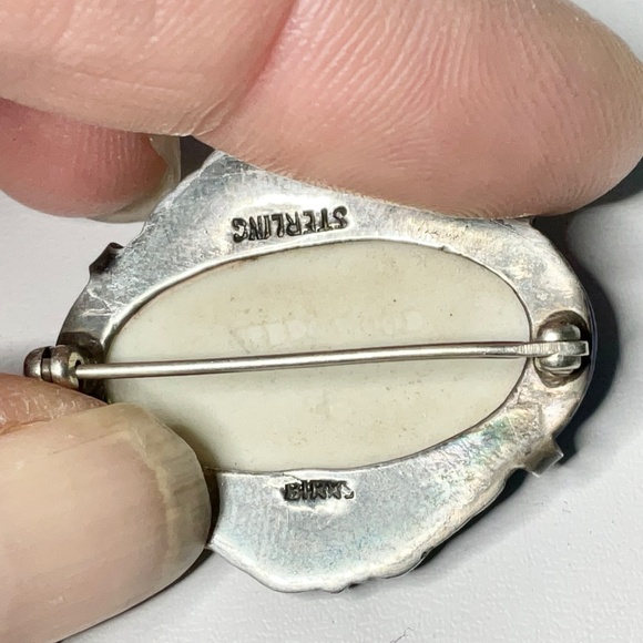 Vintage Birks Sterling Wedgwood Brooch w/Box - Picture 7 of 9